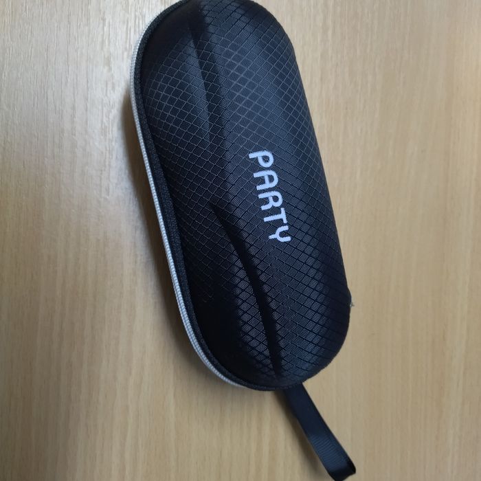 Твърд калъф за очила, нов + подарък кърпичка