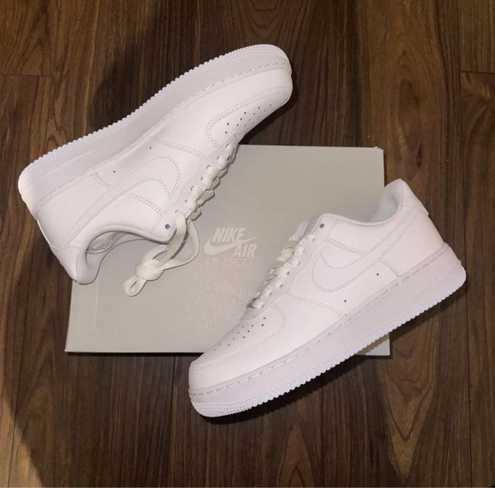 Adidasi Nike Air Force 1 Triple White Low - Super Black Friday