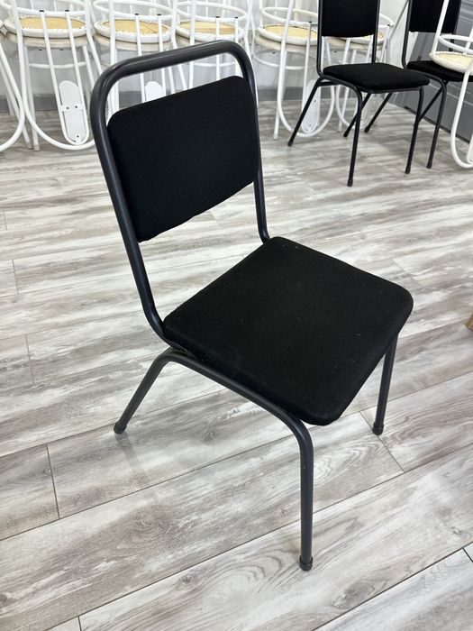 Стулья для офиса Черные/Белые