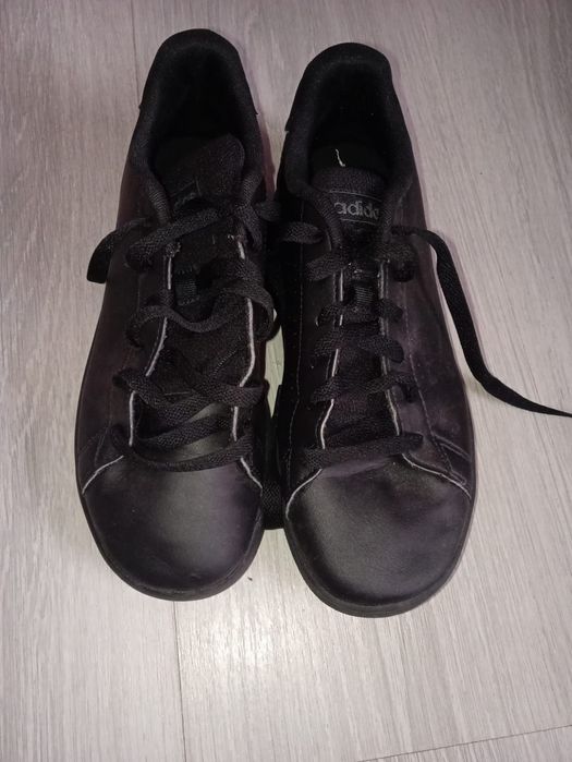 Adidasi adidas negri