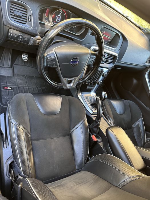 Volvo V40 Masina personala ..Detin facturi la toate piesele schimbate !