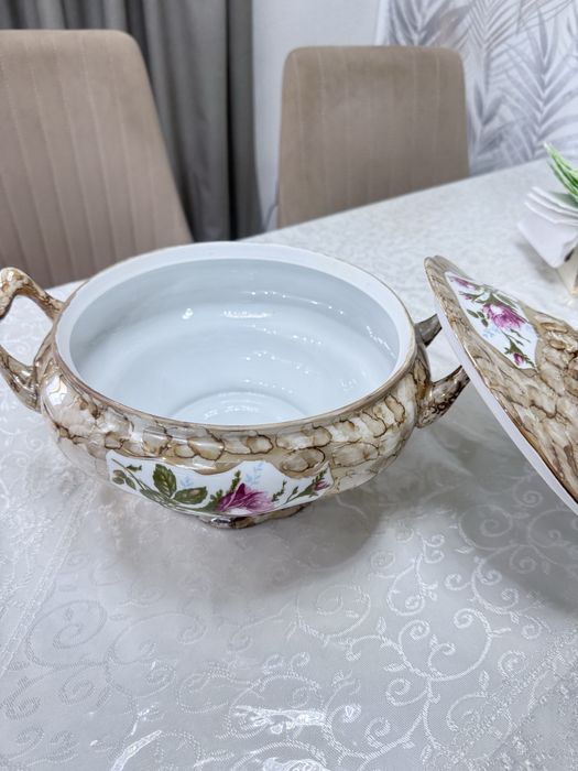 Столовый сервиз на 12персон