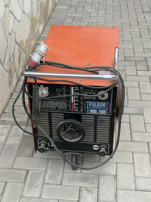 Aparat de sudura trifazic
