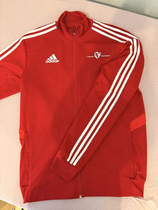 Червено Adidas горнище
