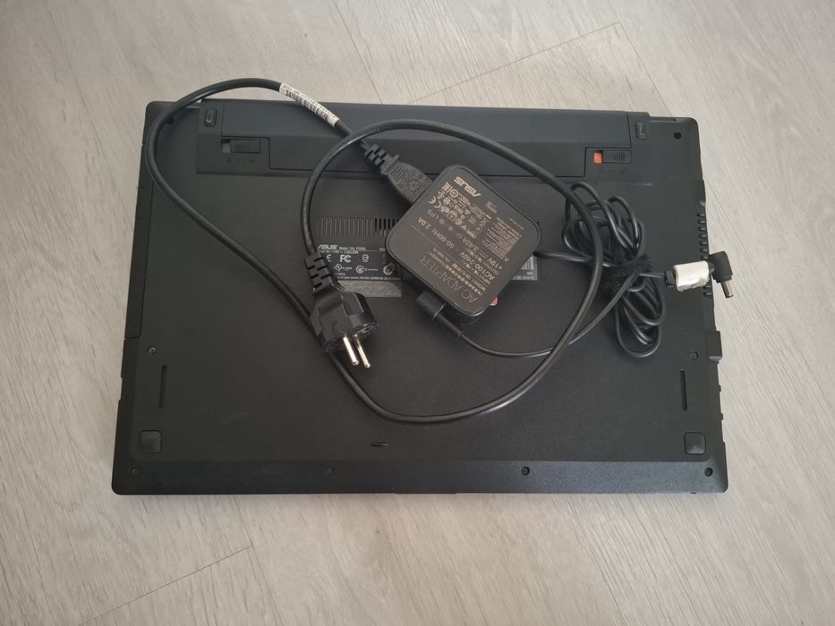 Laptop Asus Pro p2520l