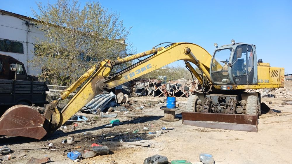 Экскаватор колёсный