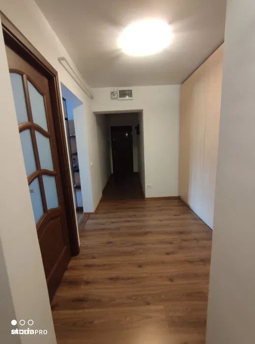 Apartament 3 camere decomandat, 72 mp, complet renovat si mobilat.