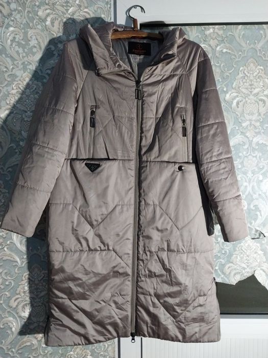 Kurtka 3,4 marta kiyilgan xolos