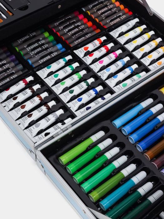 Qalаmlar toplami  набор карандашей