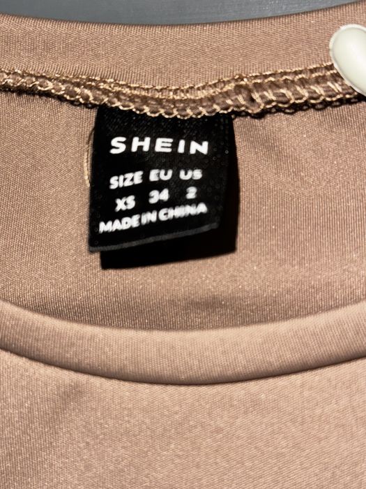 Дамска тениска по тялото