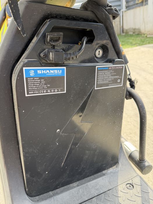 Scuter electric citycoco