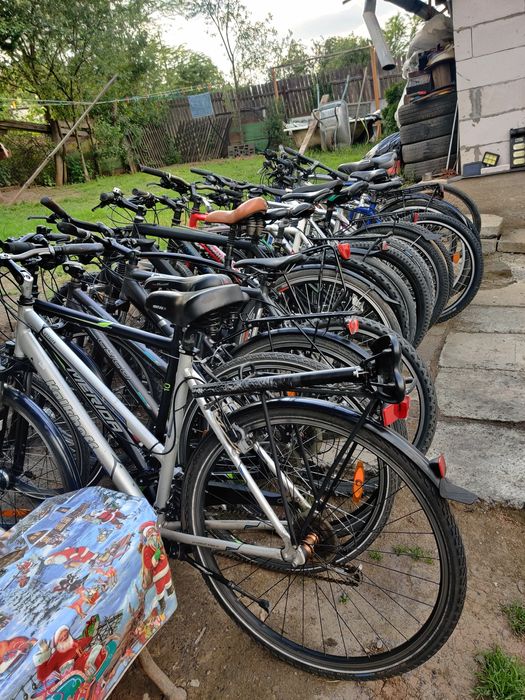 Vând mai multe biciclete