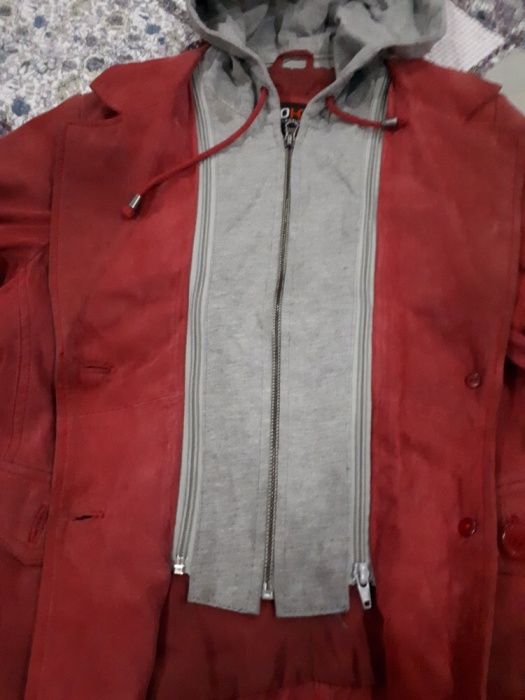 Женская кожаная куртка продается