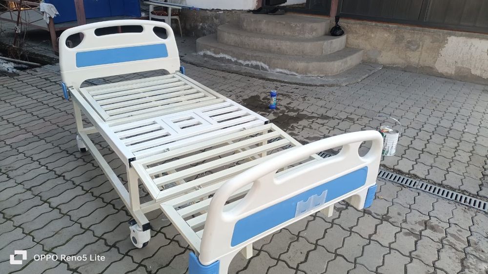 Медицинская кровать, с матрасом