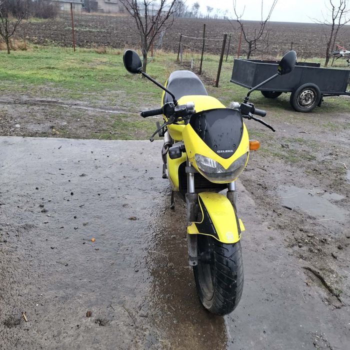 Vand scuter cu acte la zi