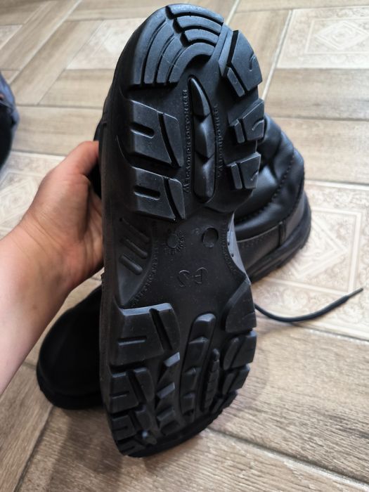 Продам новые ботинки спецодежда