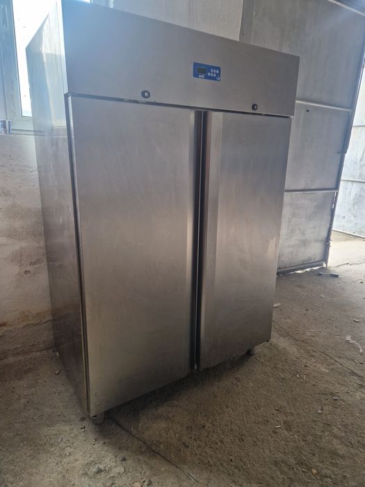 Професионален фризер 1200 литра Ozti