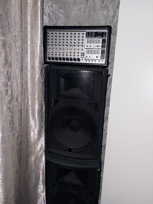 Продам     Behringer Europower PMP2000 — активный микшер-усилитель.