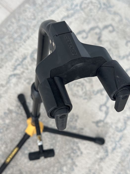 Стойка для гитары Hercules GS412B PLUS