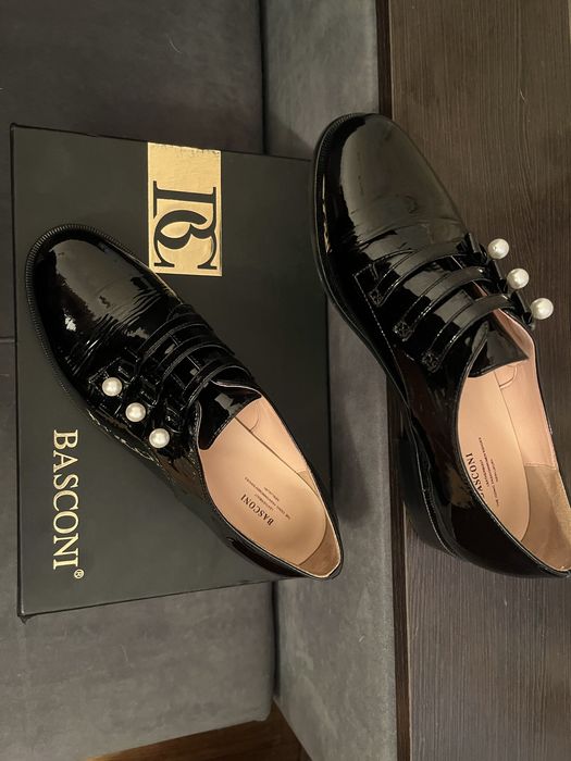 Обувь ,туфли на учёбу