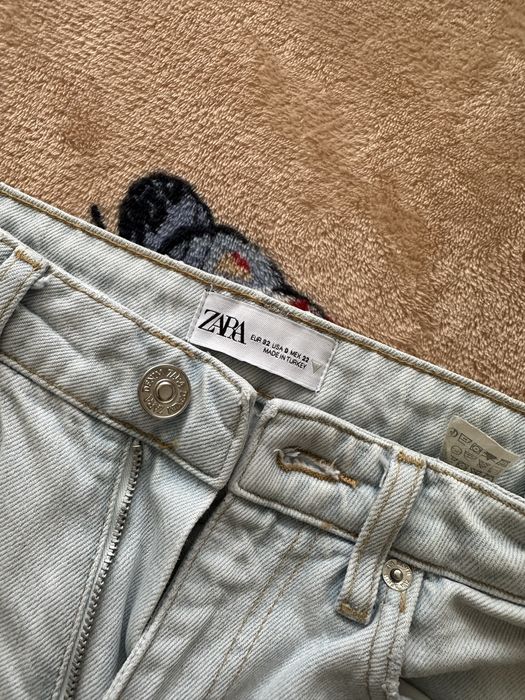 Blugi zara ————————————