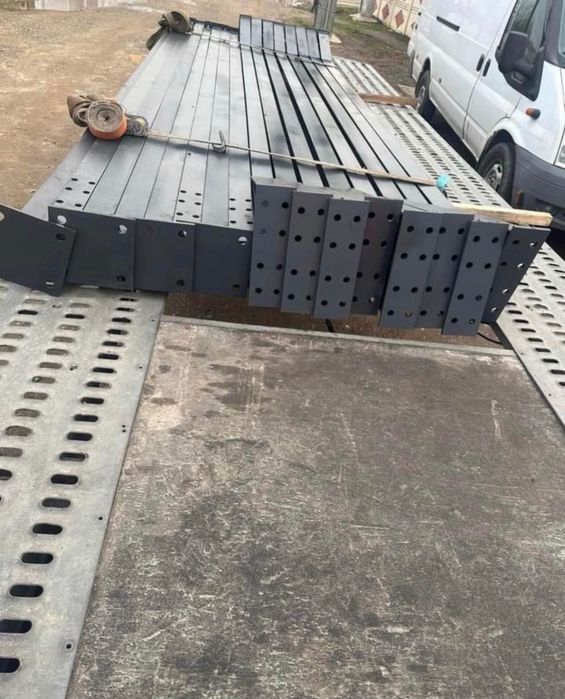 Vând hală metalică