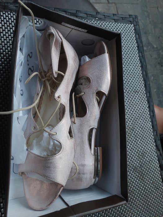 Sandale din piele naturalà