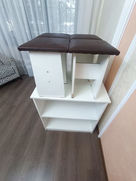 Продам тумбу и стулья