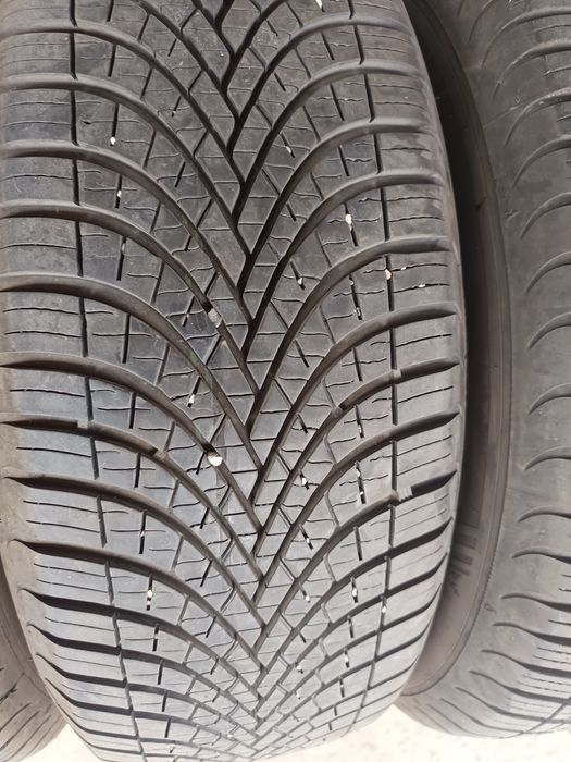 4бр.Всесезонни гуми 215/65/16-Dunlop за джип