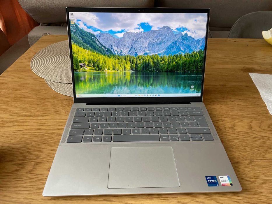 Dell 14 5430 cu Intel i7 13th Gen-1360P, 16 nuclee, 16 GB RAM, 1TB SSD