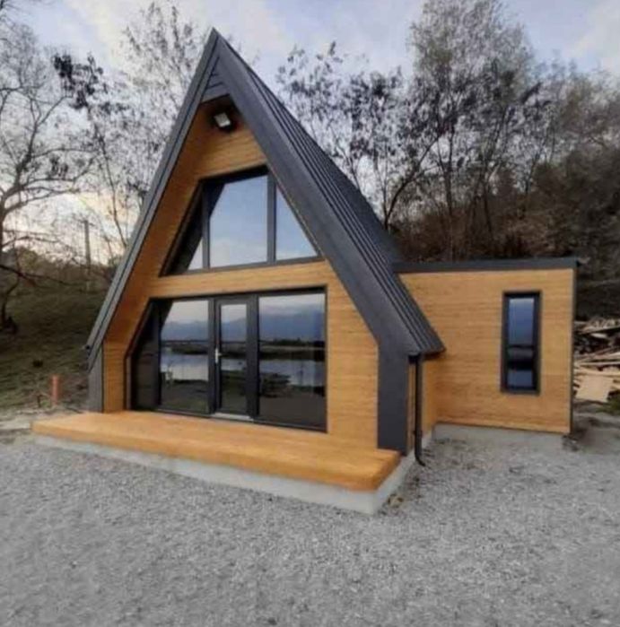 Vand căsuțe A-frame din lemn sau metal.