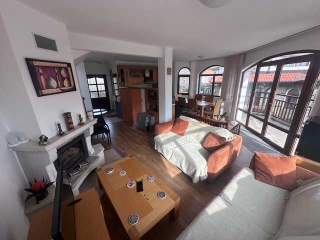 Самостоятелна къща с две спални и басейн в к-с „Vineyards Resort“