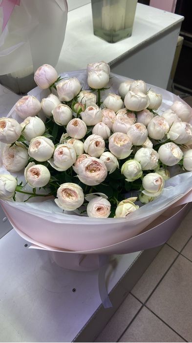 Пионовидные кустовые розы