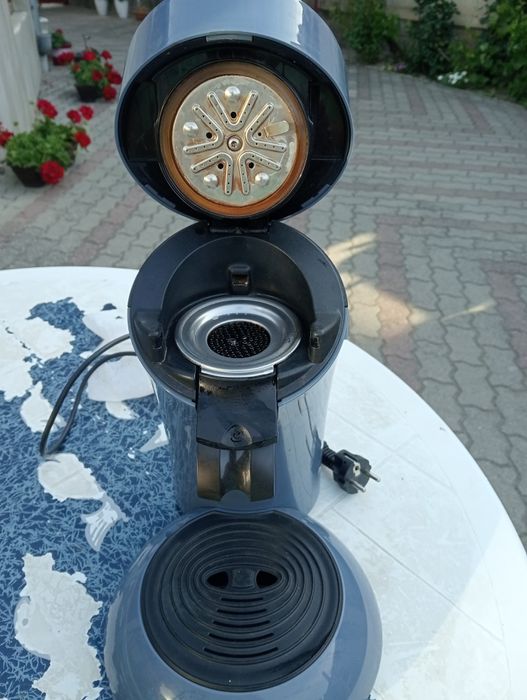 Vând două friptoze și un apărat de cafea