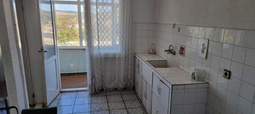 Продава се Тристаен апартамент в Разград, Житница - 110 кв.м за 1159 €/кв.м - Снимка #9