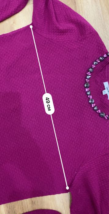 Малиновая кофта со стразами koton