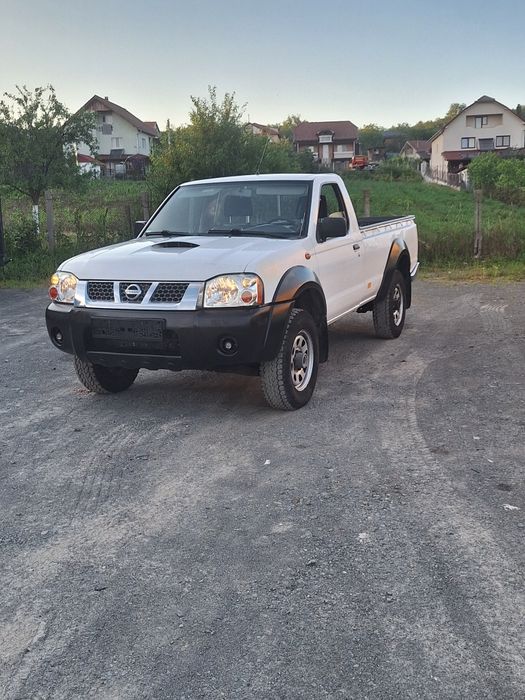 Nissan navara 2.5 diesel 4x4 mic mare bena lunga an 2005