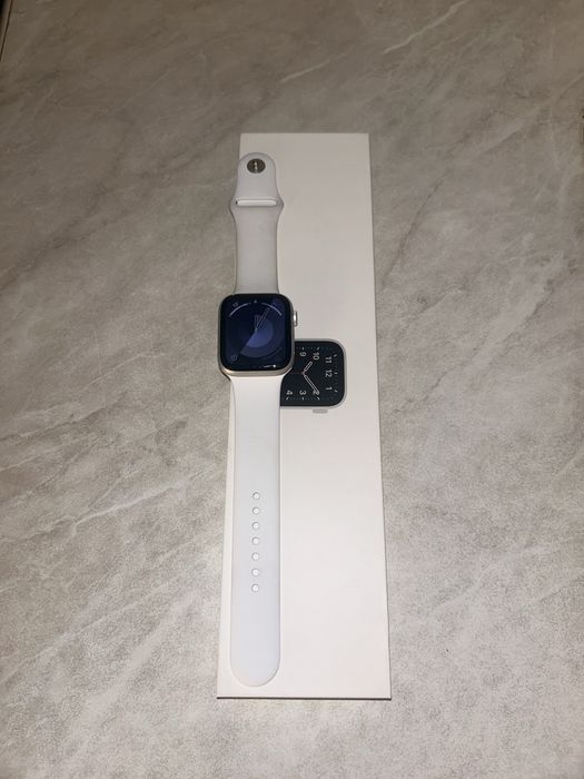 Apple Watch SE новая! 44мм