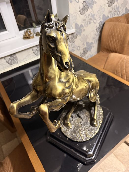 Латунная статуэтка «Конь»