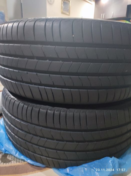 Продам шины летние 235/45/R18