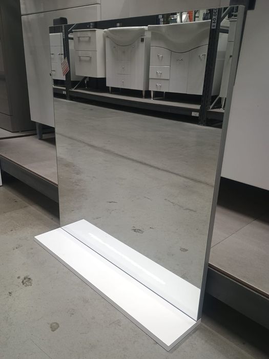 Oglinda de baie noua