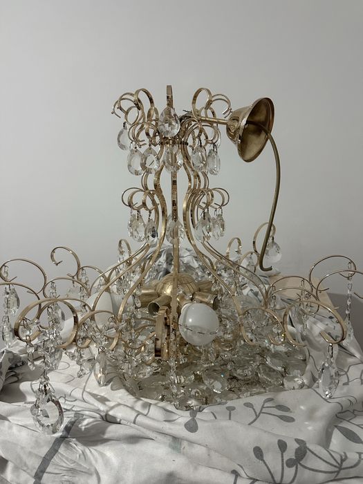 Люстра большую хрустальную