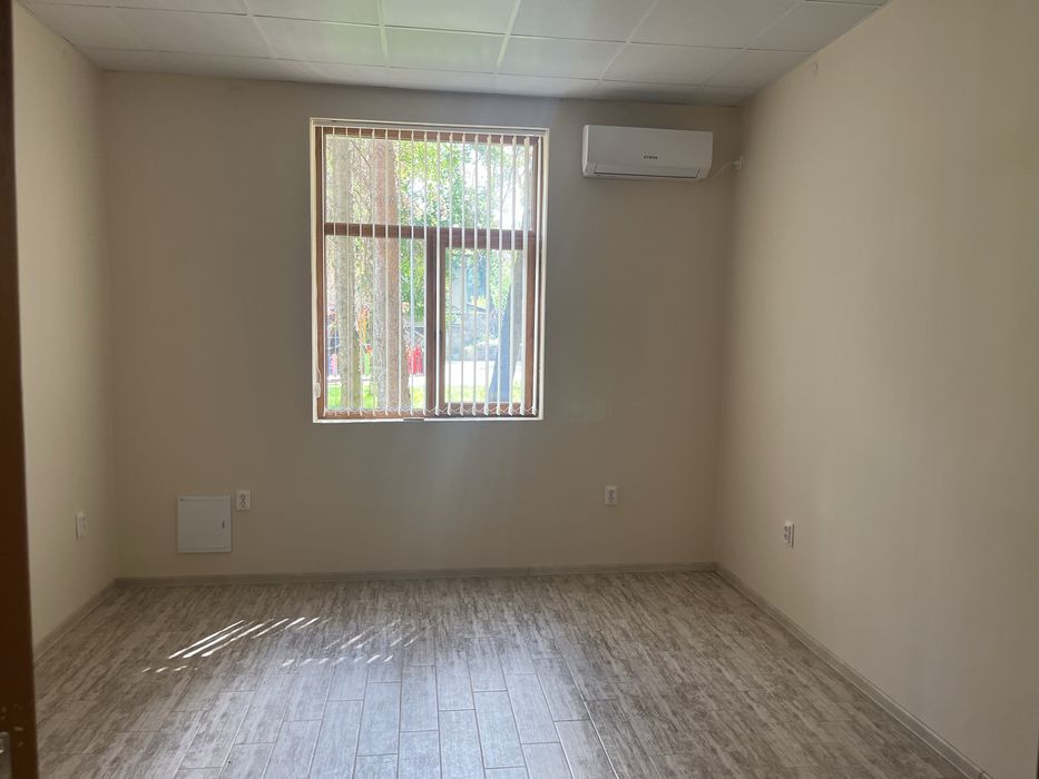 Дава се под наем Офис в Елена - 24 кв.м за 127.5 € - Снимка #1