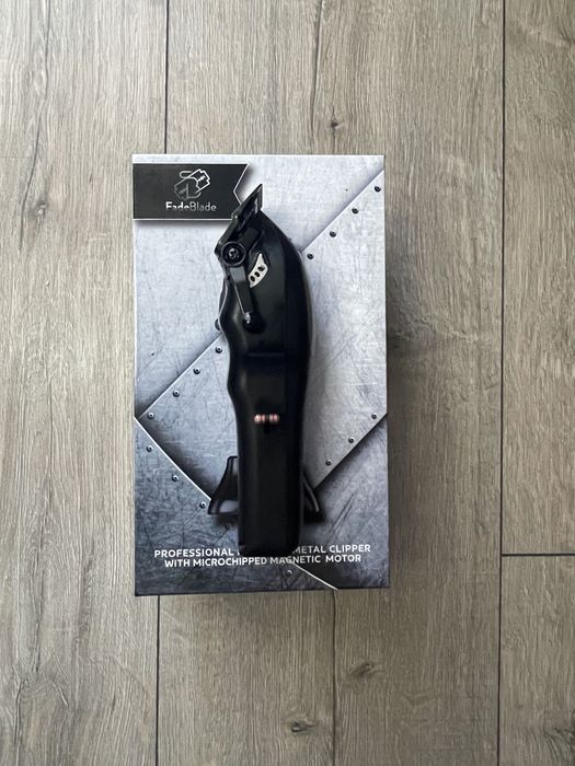 Masina de tuns FadeBlade Clipper PRO
