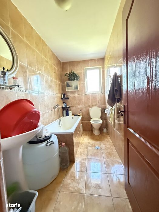 Apartament 3 camere , 69 MP, Parcare cu CF.