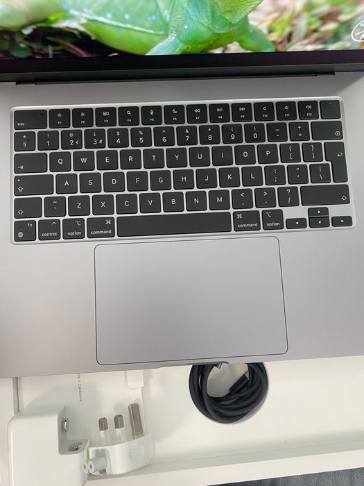 MacBook Air M2 15-inch/ 256 Gb / Space Gray / Cod produs: JL25
