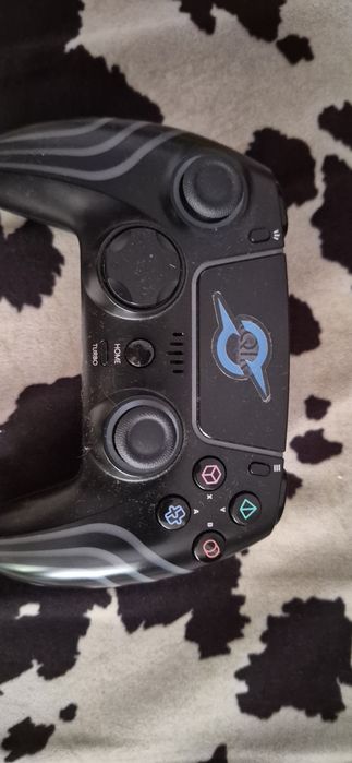 playstation 4 cu 2 manete