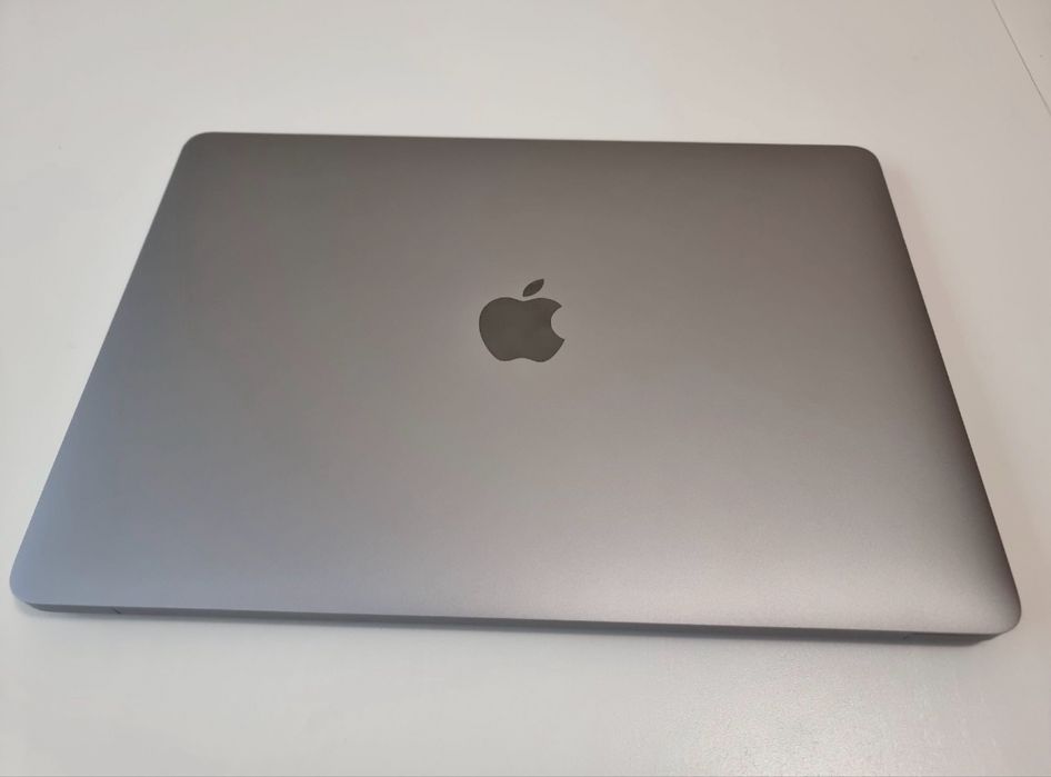 Macbook Air 2020  97% Bateria  8 GB RAM  256 GB