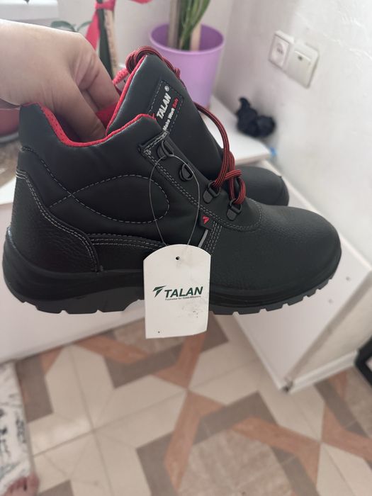 Продам Спец ботинка