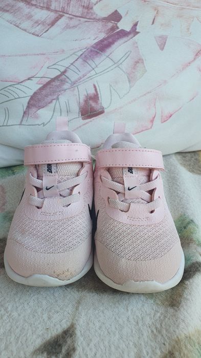 Обувки маратонки Nike revolution 6, 22 номер